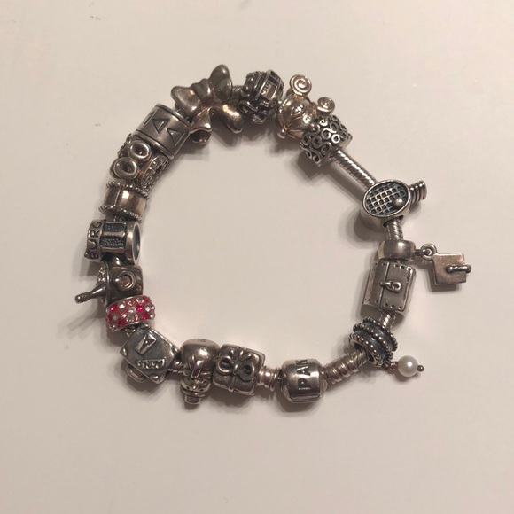 Pandora charm bracelet with 17 charms - Picture 2 of 3